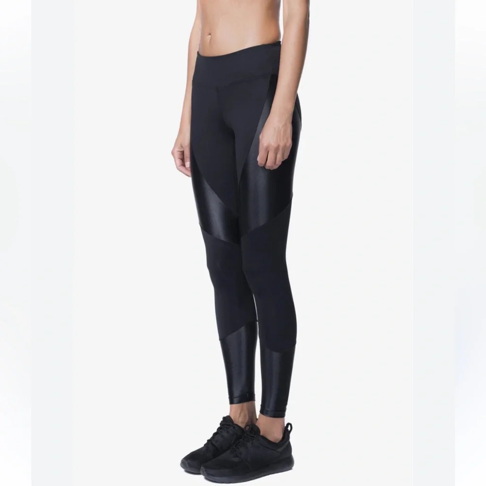 Koral Forge Mid‎ Rise Athletic Legging